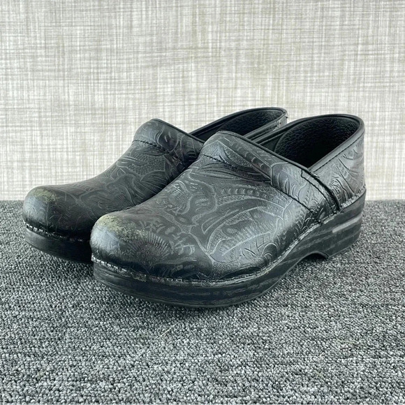 Dansko Size 38 Shoes *FLAWS*  2059 - Picture 5 of 11